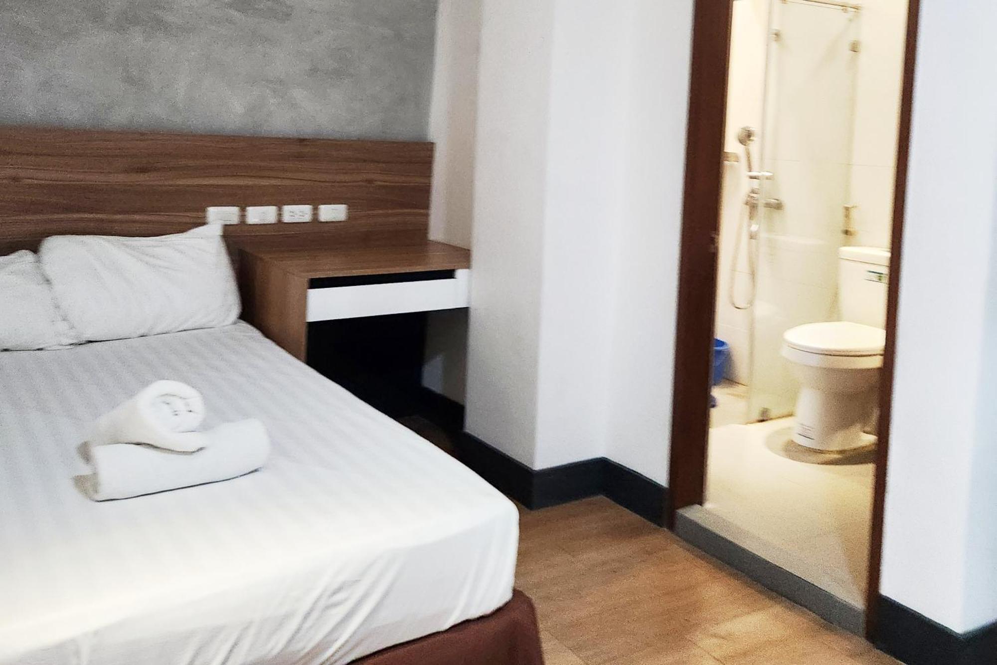 Boulevard Pension Hotel Cebu Esterno foto