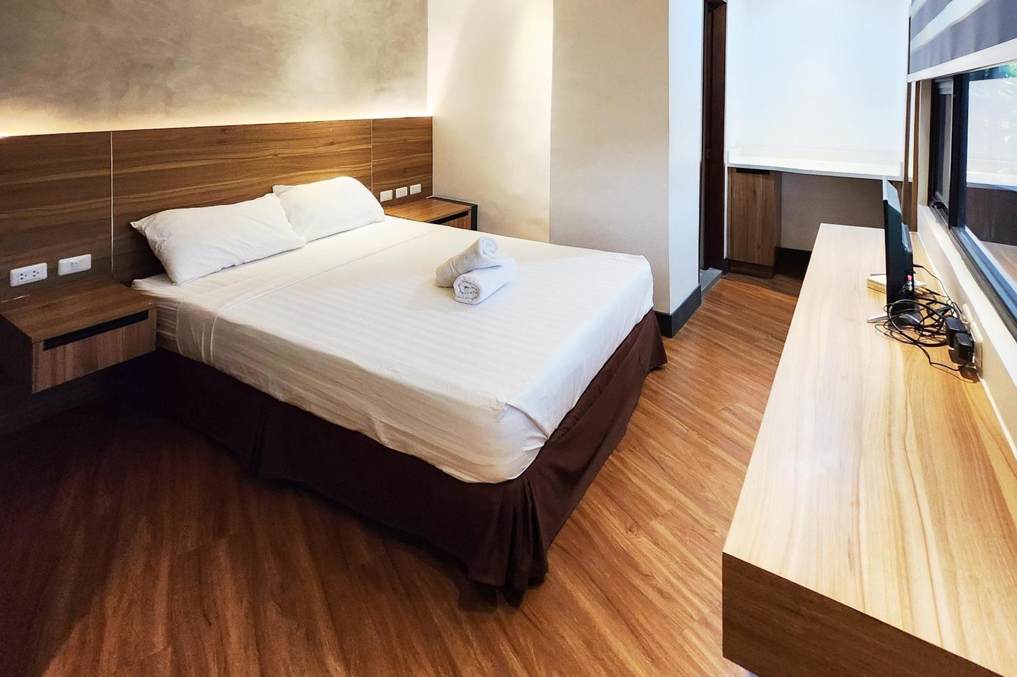 Boulevard Pension Hotel Cebu Esterno foto