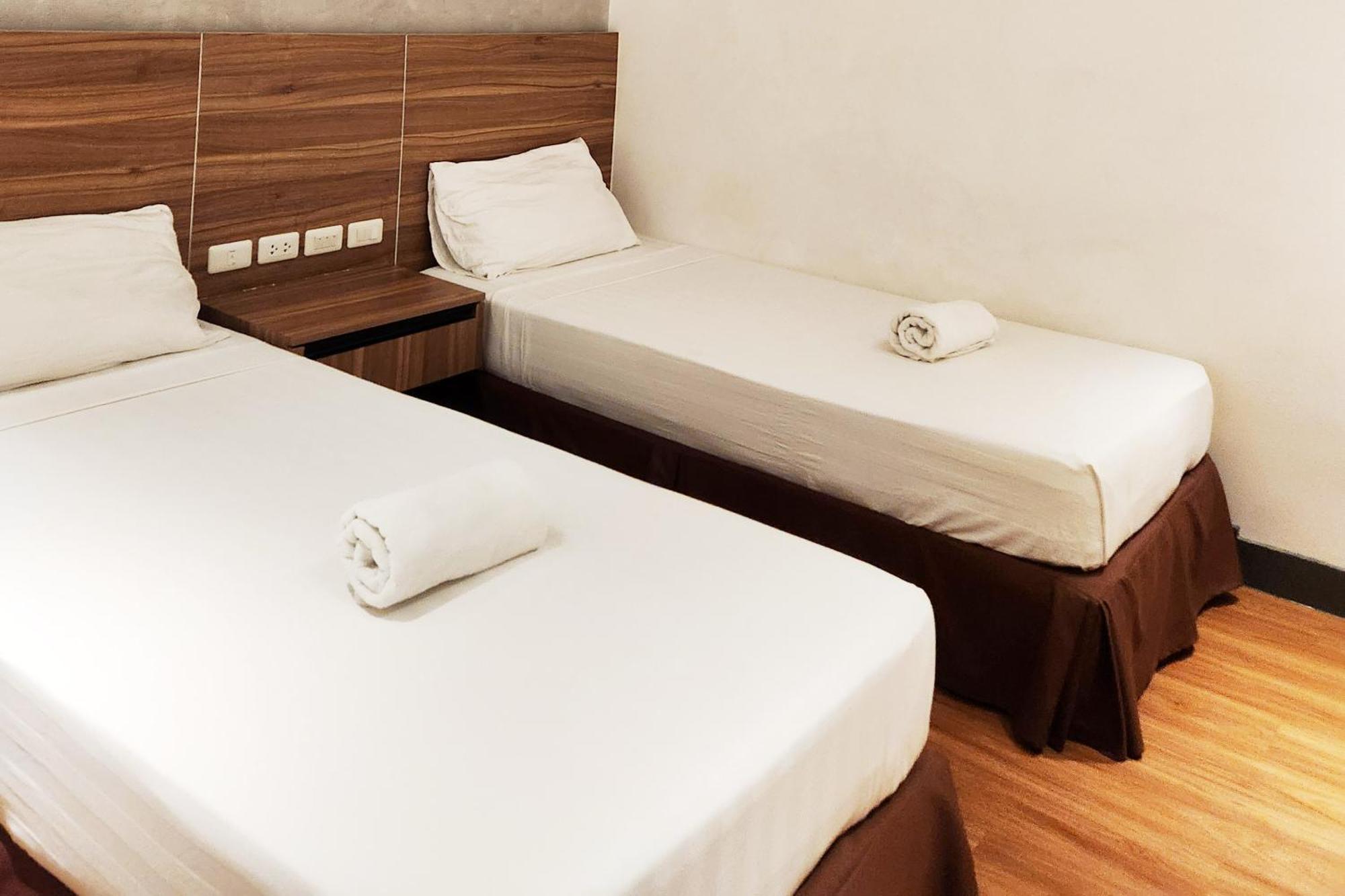Boulevard Pension Hotel Cebu Esterno foto