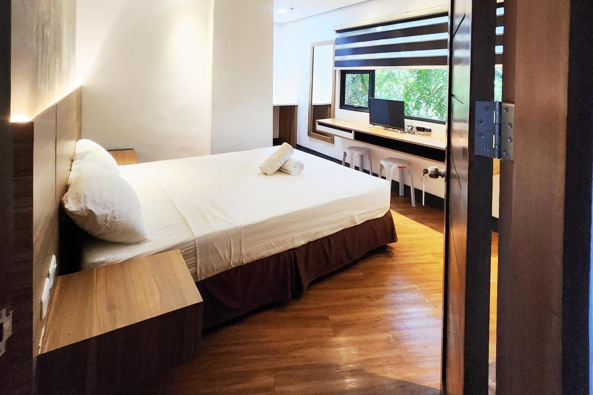 Boulevard Pension Hotel Cebu Esterno foto