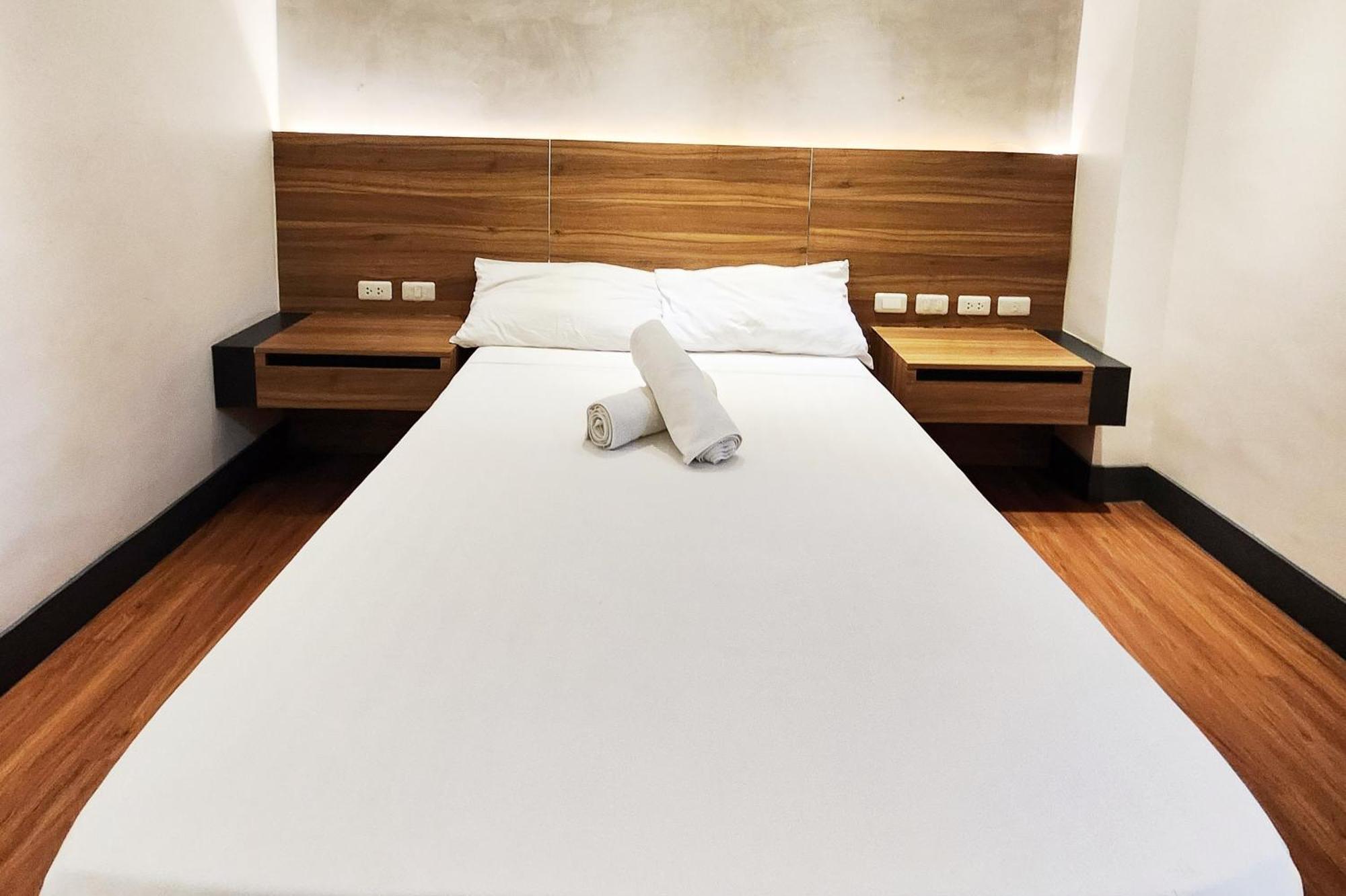 Boulevard Pension Hotel Cebu Esterno foto