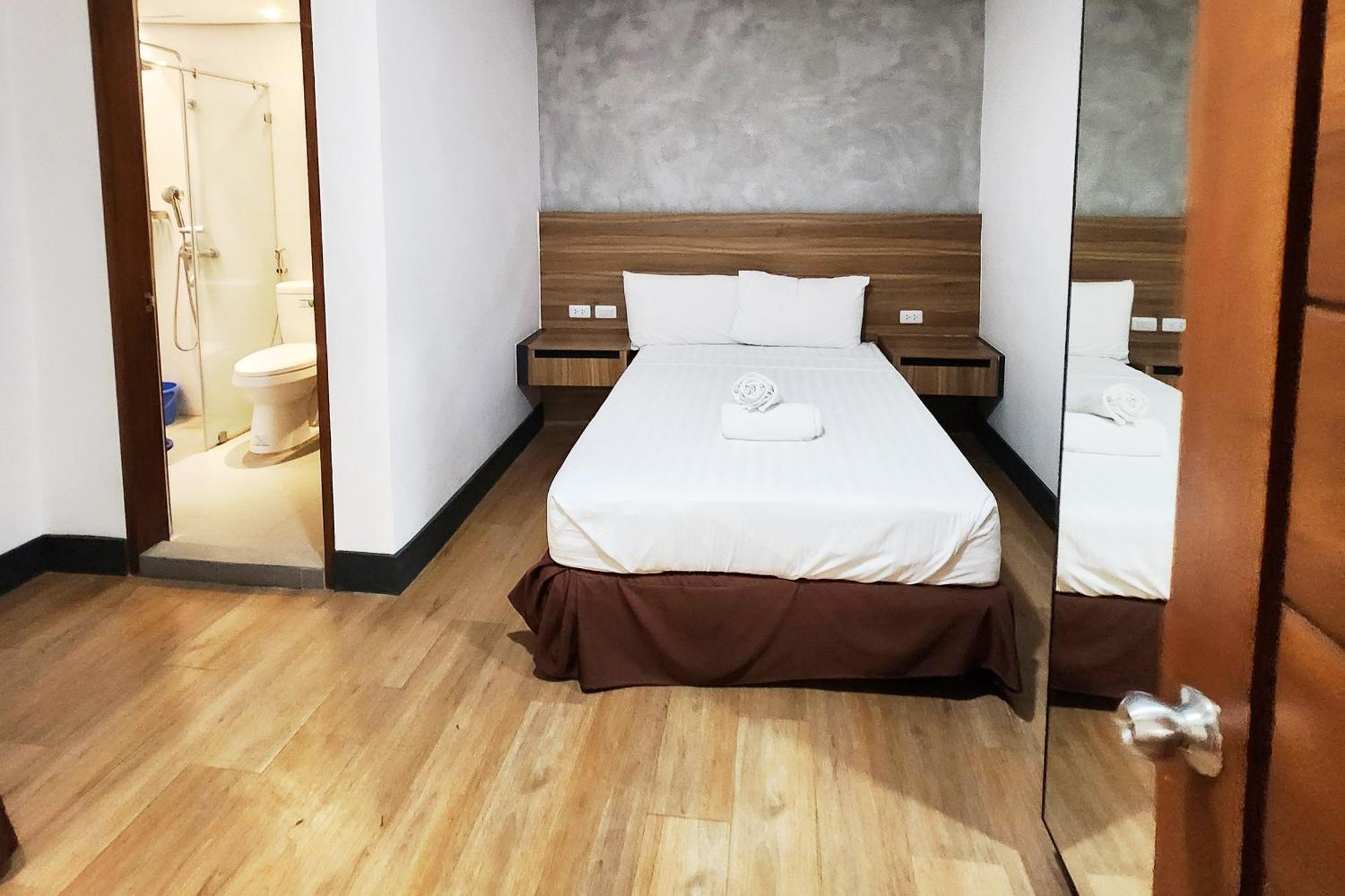 Boulevard Pension Hotel Cebu Esterno foto