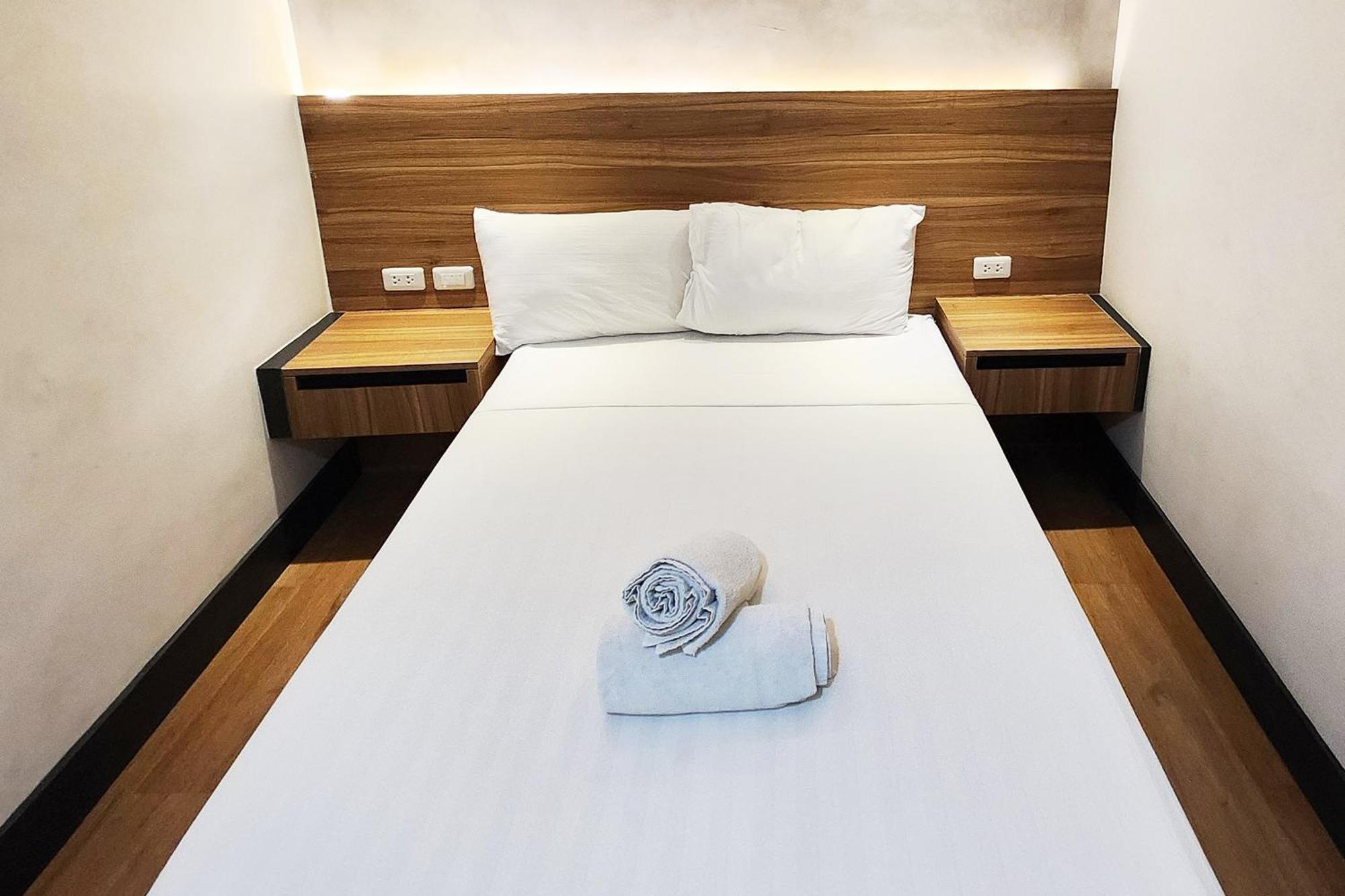 Boulevard Pension Hotel Cebu Esterno foto