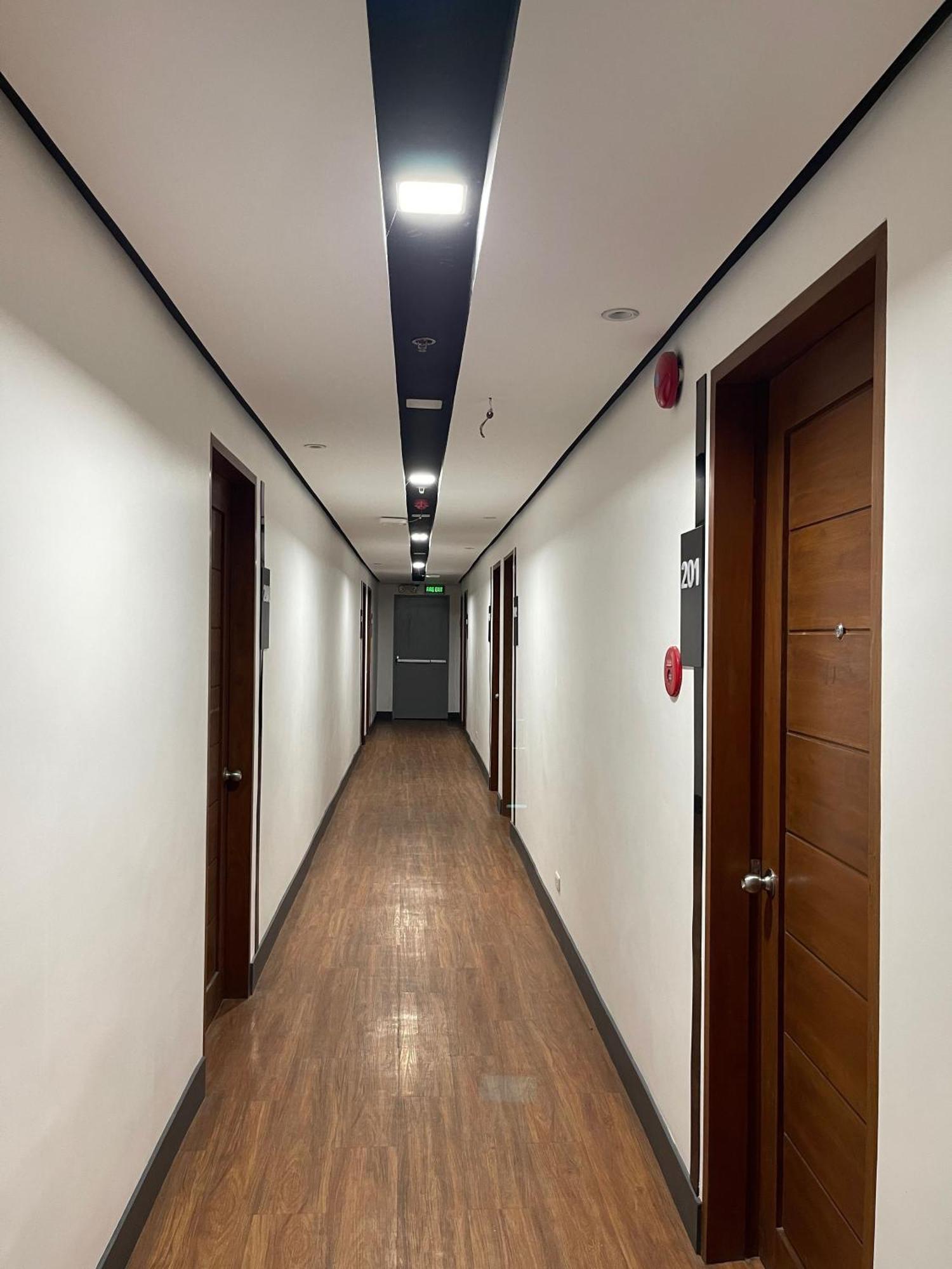 Boulevard Pension Hotel Cebu Esterno foto